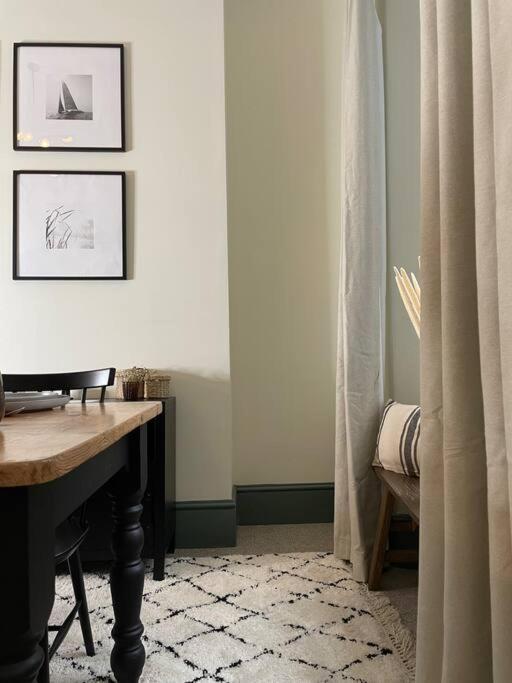 New Luxury For 2024 - Central Plymouth House - Sleeps 10 - Access To Plymouth Town - Close To The Barbican - Pets Welcome - Parking Available - By Luxe Living By Sophia מראה חיצוני תמונה