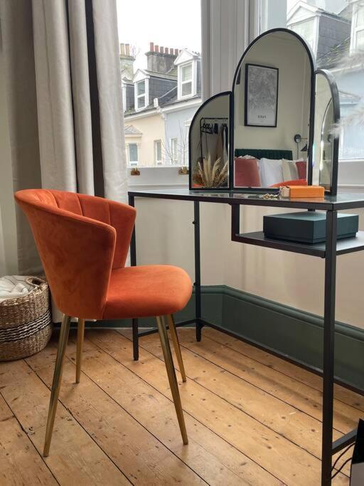 New Luxury For 2024 - Central Plymouth House - Sleeps 10 - Access To Plymouth Town - Close To The Barbican - Pets Welcome - Parking Available - By Luxe Living By Sophia מראה חיצוני תמונה