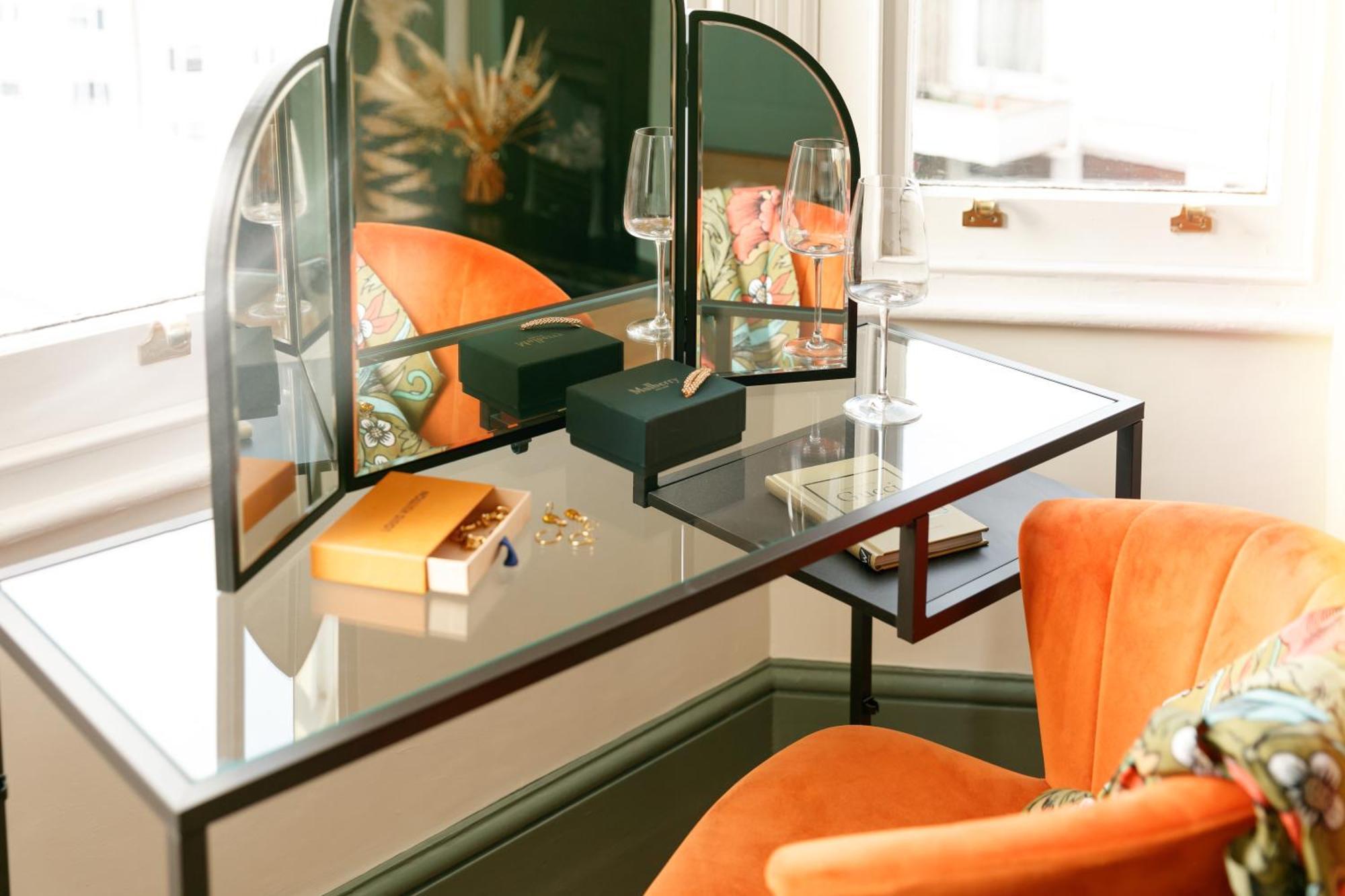 New Luxury For 2024 - Central Plymouth House - Sleeps 10 - Access To Plymouth Town - Close To The Barbican - Pets Welcome - Parking Available - By Luxe Living By Sophia מראה חיצוני תמונה