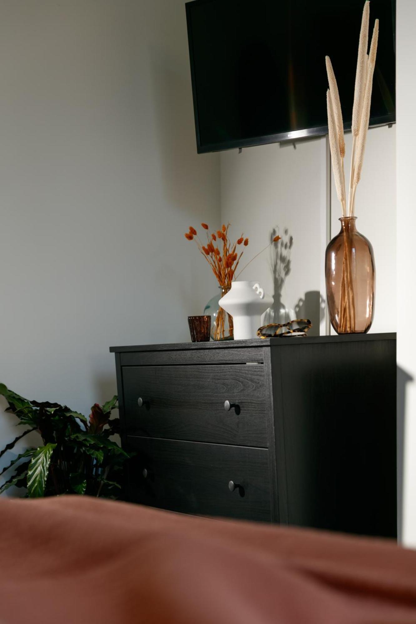 New Luxury For 2024 - Central Plymouth House - Sleeps 10 - Access To Plymouth Town - Close To The Barbican - Pets Welcome - Parking Available - By Luxe Living By Sophia מראה חיצוני תמונה