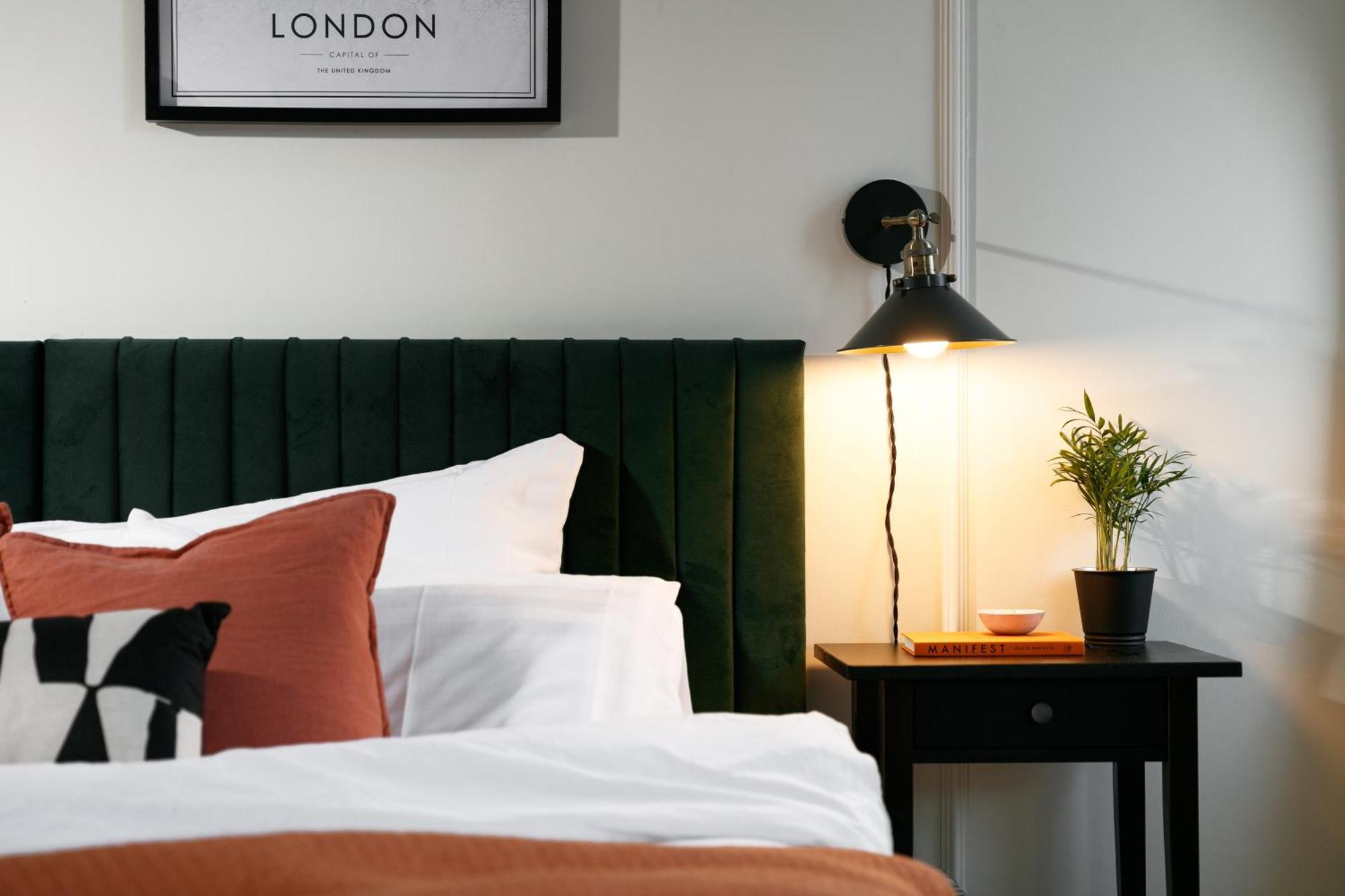 New Luxury For 2024 - Central Plymouth House - Sleeps 10 - Access To Plymouth Town - Close To The Barbican - Pets Welcome - Parking Available - By Luxe Living By Sophia מראה חיצוני תמונה