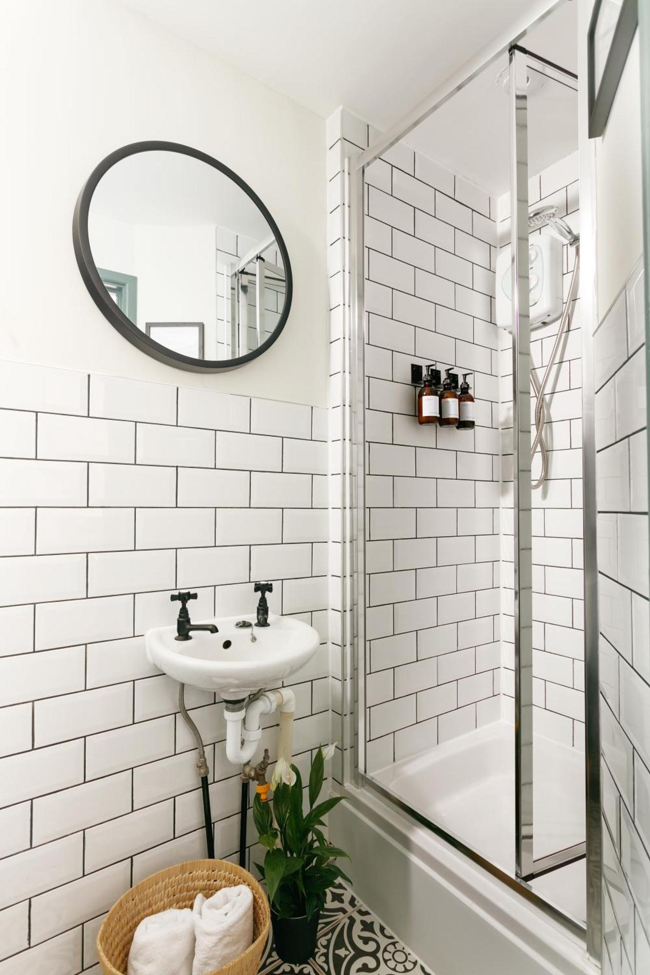 New Luxury For 2024 - Central Plymouth House - Sleeps 10 - Access To Plymouth Town - Close To The Barbican - Pets Welcome - Parking Available - By Luxe Living By Sophia מראה חיצוני תמונה