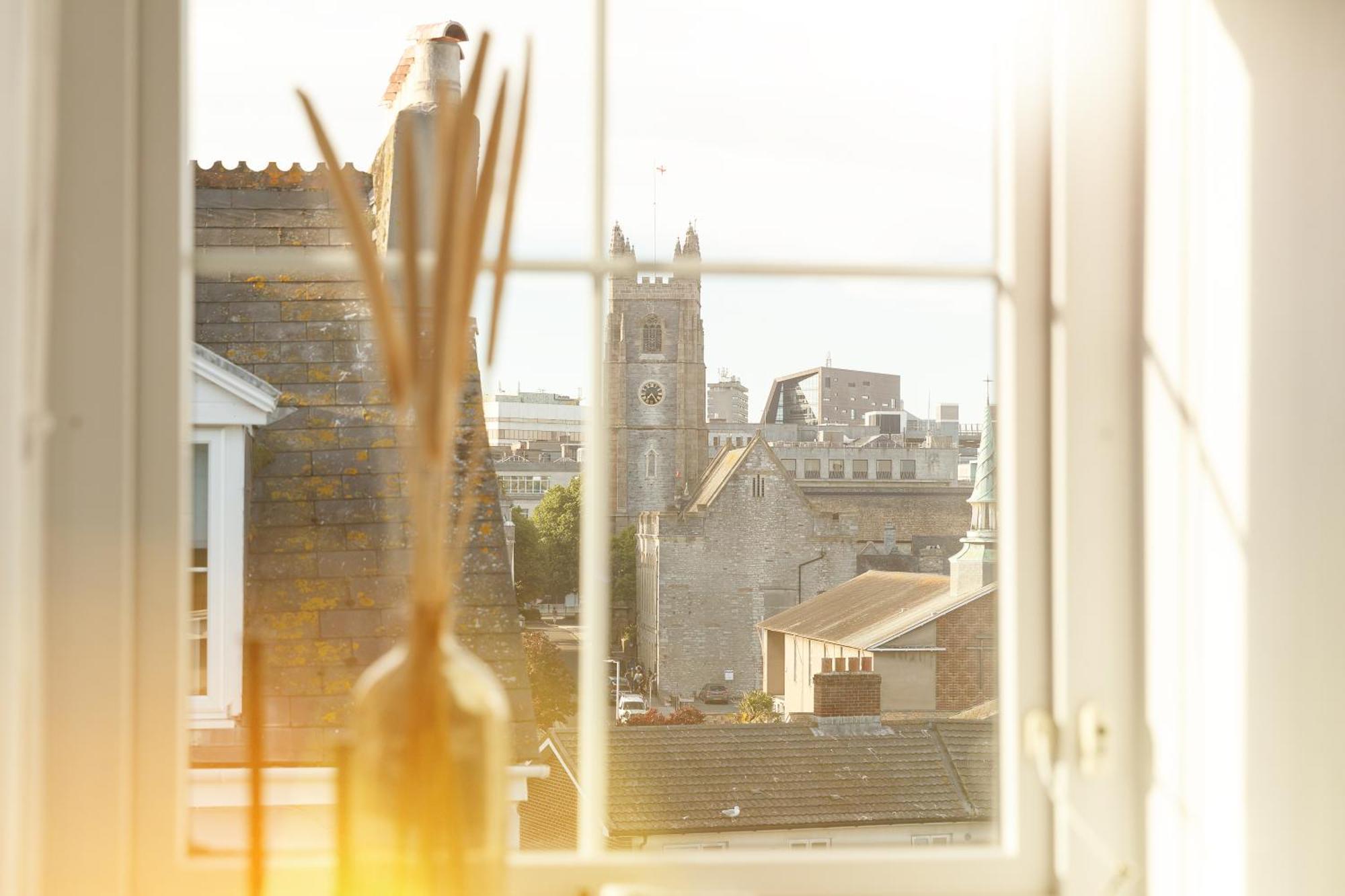 New Luxury For 2024 - Central Plymouth House - Sleeps 10 - Access To Plymouth Town - Close To The Barbican - Pets Welcome - Parking Available - By Luxe Living By Sophia מראה חיצוני תמונה